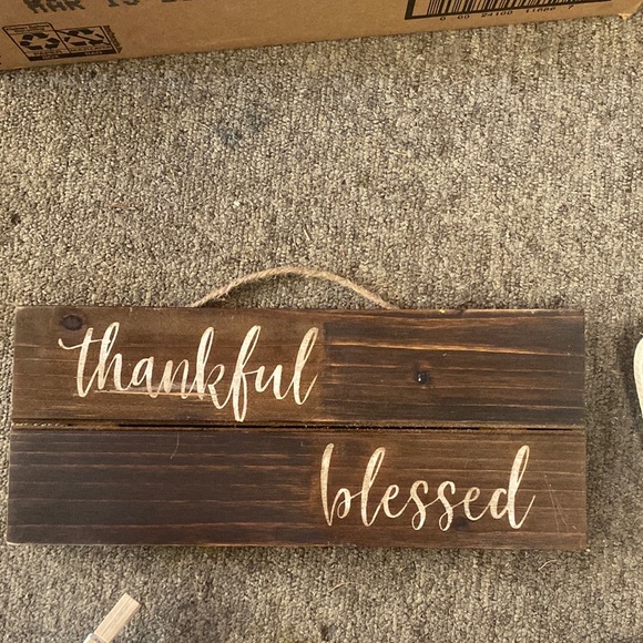 New Thankful and blessed wooden sign …hand painted - Picture 1 of 3